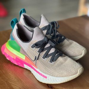 NIKE REACT Infinity Flyknit Premium Running Shoes